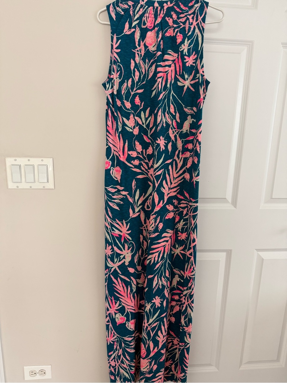 Lilly Pulitzer maxi dress style name is Essie maxi dress Tidal Wave - Picture 4 of 4